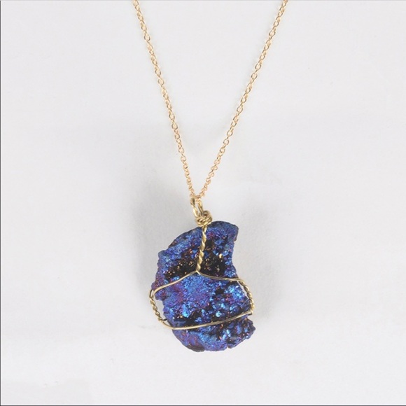 Jewelry - Natural blue stone necklace